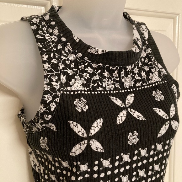 INC. International Concepts Black & White Sleeveless Top Size XS - Picture 5 of 7
